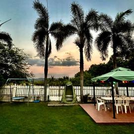 The Brits Property, hotel Matabungkayban