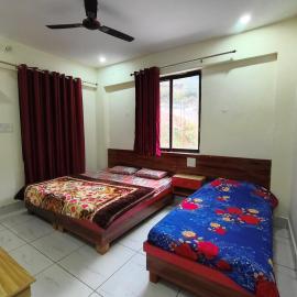 Uma Homestay Pakhi, hotel u gradu Pīpalkoti