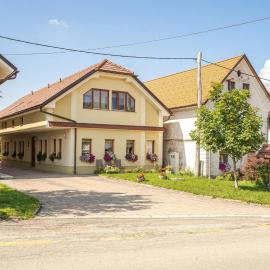 Tourist Farm Logar, hotel in Grahovo