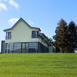Golf Resort Česká Lípa، فندق في نوفي بور