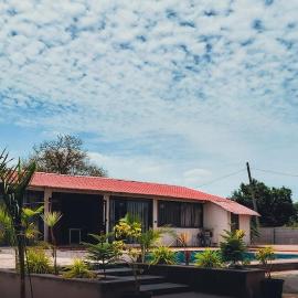 Private Nature Escape Premium Farm Stay, hotel u gradu Umeta