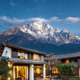 丽江无尔雪山下泳池花园民宿, hotel em Lijiang