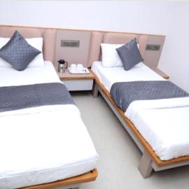 Hotel Excellency, hotel Dīsa városában