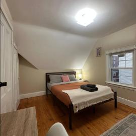 -No32- Comfy Room in a House - Steps away from Harvard Square & Red Line T Station at Cambridge Boston