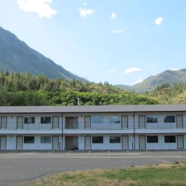 Retasket Lodge & RV Park, hotel u gradu Lillooet