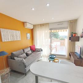 Parc Vélusine - T2 lumineux, 4 couchages, clim, terrasse, parking, 2 piscines&tennis