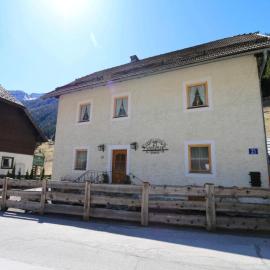 Alpine Holiday Home in Lungau, hotelli kohteessa Muhr