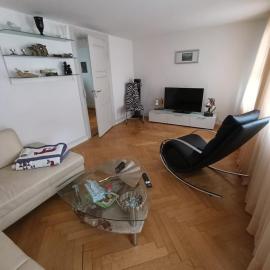 Apartment on 2 floors, hotel em Stäfa