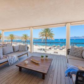 Can Mir - Frontline, Large Balcony & Sea View, hotel in Pollença