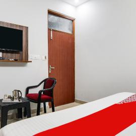Hotel O SS Inn, hotel Chinhat városában