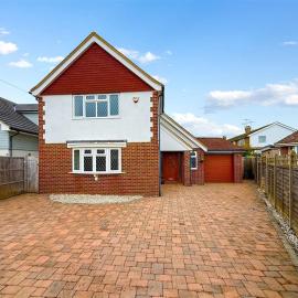 Detached Home In Goring-By-sea