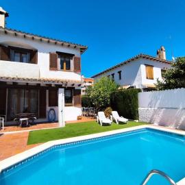 Casa Marti, hotel u gradu Roda de Bara