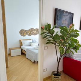 ARTEMISIA APARTMENT - Elegant spacious flat in NETTUNO City Center, just steps from the Sea, Beaches, Marina, Train&Bus Station, hotel v destinaci Nettuno