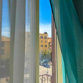 ARTEMISIA APARTMENT - Elegant spacious flat in NETTUNO City Center, just steps from the Sea, Beaches, Marina, Train&Bus Station, hotel a Nettuno