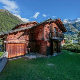 Chalet Vaffier Mont Blanc View Chalet + Garden + BBQ for 8 - Happy Rentals