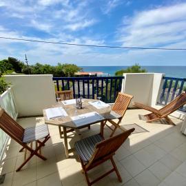 Bel appartement, 1ère ligne de mer, vue mer toutes pièces