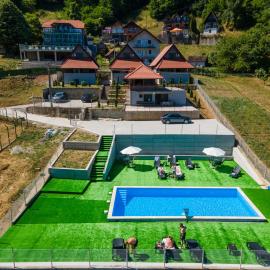 Apartmani Maja, מלון בRastište
