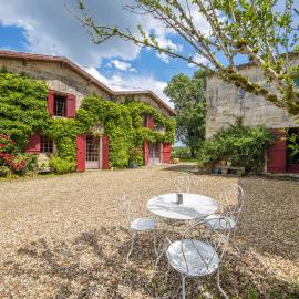 Échappée Bel, hotell i Arveyres