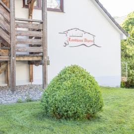 Landhaus Alpina, viešbutis mieste Schwalefeld