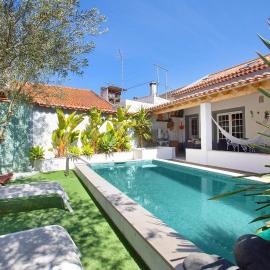 Casa Holi، فندق في Valada