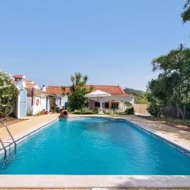 Casa Alcaria, Hotel in Salir