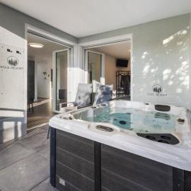 Egge Resort 7 mit Whirpool u Sauna, hotel in Altenbeken