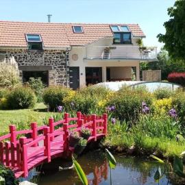 Gite Des Taravelles, hotel di Manzat