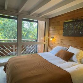 Triplex avec balcon et terrasse dans la pinède A 5 min à pied des commerces et du marché
