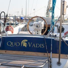 Quo Vadis Yacht、ビシェーリエのホテル