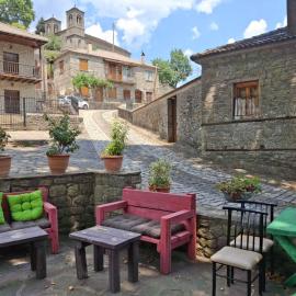Armoloi Traditional - Guest House, hotel a Konitsa