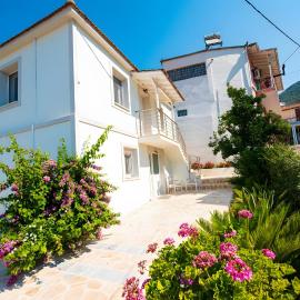 Marianna's and Aristidis' houses, hotell i Sívros