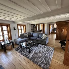 Chalet Le Patrimoine - Peaceful Riverfront Stay, hotel Cacounában