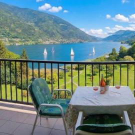 LB4 Seeblick Appartement Haus Landskron mit direktem Seezugang am Ossiachersee, hotel em Landskron