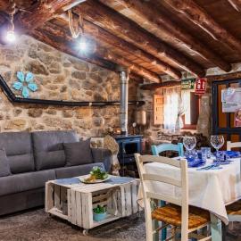 La Cuadra, hotel in Villar de Corneja
