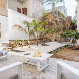 Travel Rooms - Arenella Holidays
