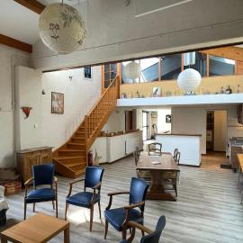 Vaste logement, 163 m2 en bord de vieille ville