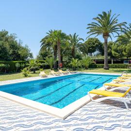 Complejo Colibri 13, hotel u gradu Kambrils