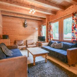 Chalet Lo Capstoa, готель у місті Отлюс