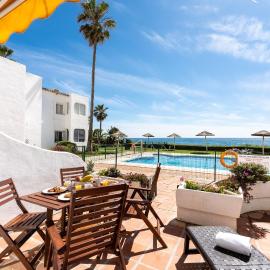Seafront Beach house Rocas del Mar