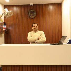 LUXURY ROOMS By HOTEL HARI PALACE, hotel din Jhānsi