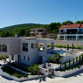 Villa Jasmina, hotel u Stomorskoj