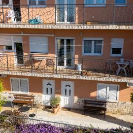 Apartments Cezar, hotel u gradu Stobreč