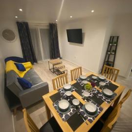 Charming Contractors & Family Friendly 3-BR House in Harlow, Essex