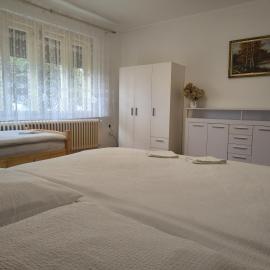 Vidiecky Dom, hotel a Mojmírovce