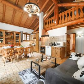 Chalet Eterlou Val-cenis, готель у місті Ланлебур-Мон-Сені
