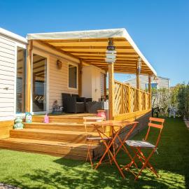 Mobilhome tout confort avec piscine, hotel in Fréjus
