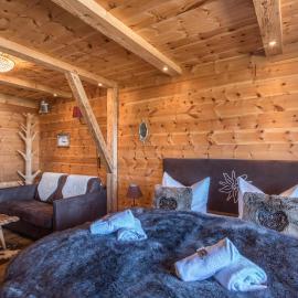 Alpenauszeit im Zirbenholz Chalet, hotel u Inzellu