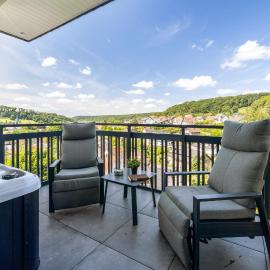 Egge Resort 7b mit Whirpool u Sauna, hotel in Altenbeken