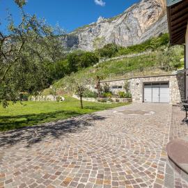 Appartamenti Gaggiolo 2, hotel v destinaci Dro