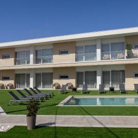 Terra - B&P Infinity House, hotel in São Martinho do Porto